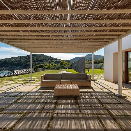 A Seafront Hideaway With Spectacular Water Views Holiday home *