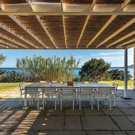A Seafront Hideaway With Spectacular Water Views Holiday home *